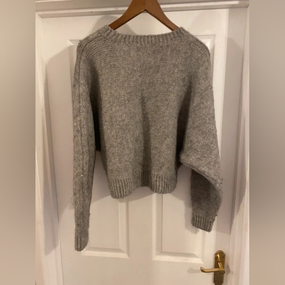 H&M Heather Gray Women's Crew Neck Sweater - Picture 2 of 5
